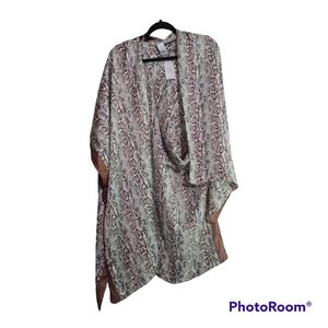 Time And Tru Women's OS White Bronze Snake Print Open Kimono